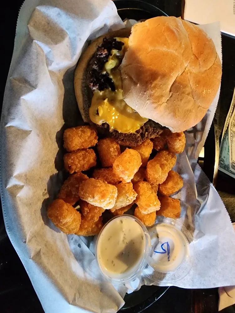 Cheeseburger and Tots