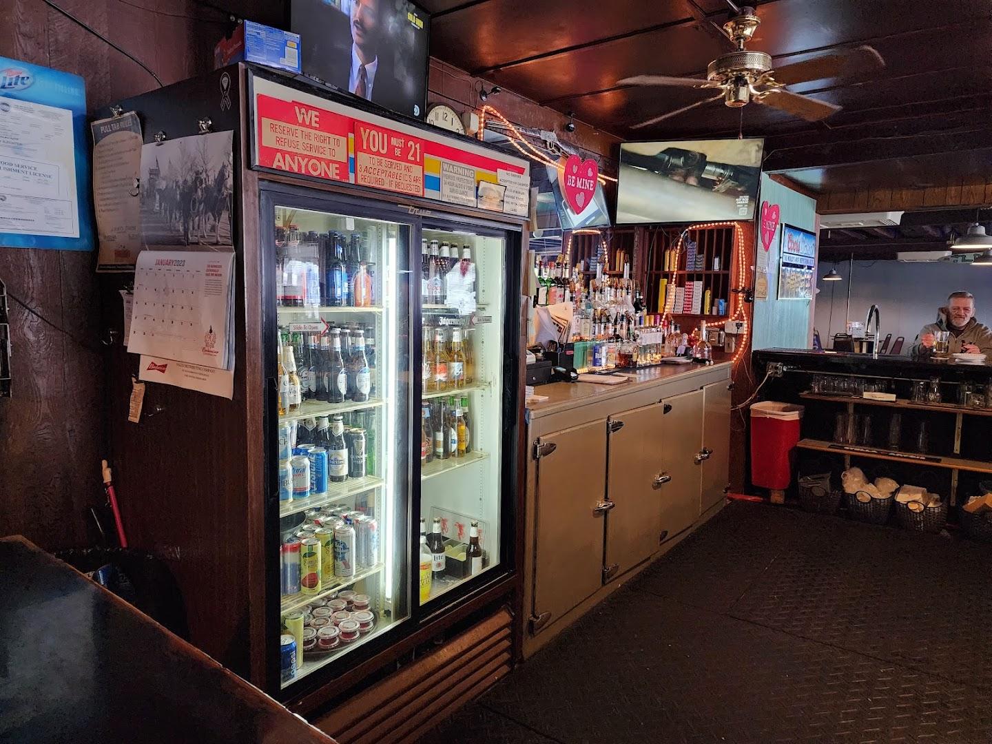 Lucky's Tavern