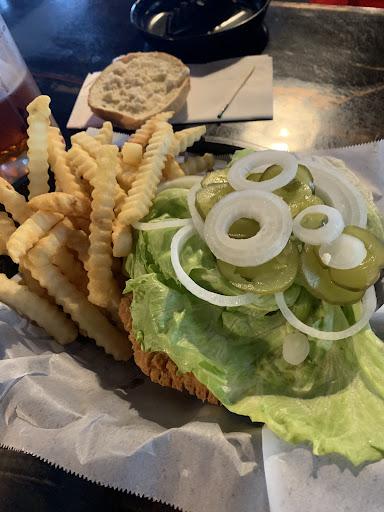 Lucky's Tavern